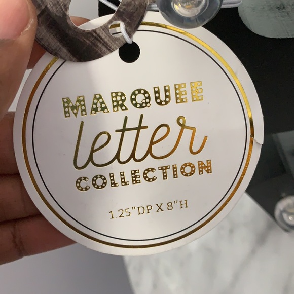 Light up “S” decor 💡 - Picture 3 of 4